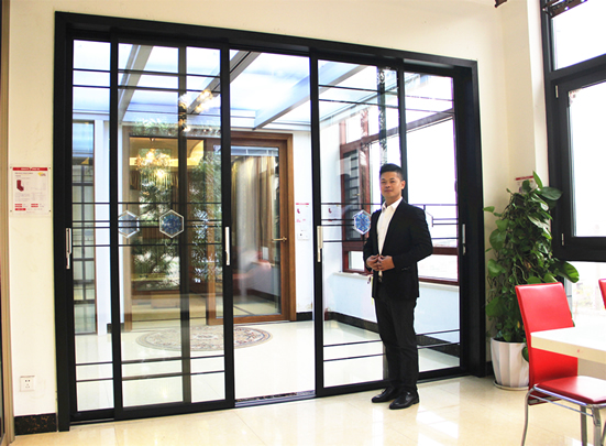 加盟伊盾門窗，實(shí)現(xiàn)你發(fā)財(cái)致富的夢(mèng)想！113002