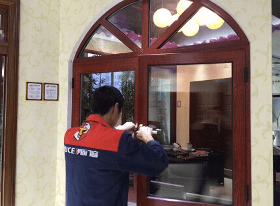 百城千店，萬里行