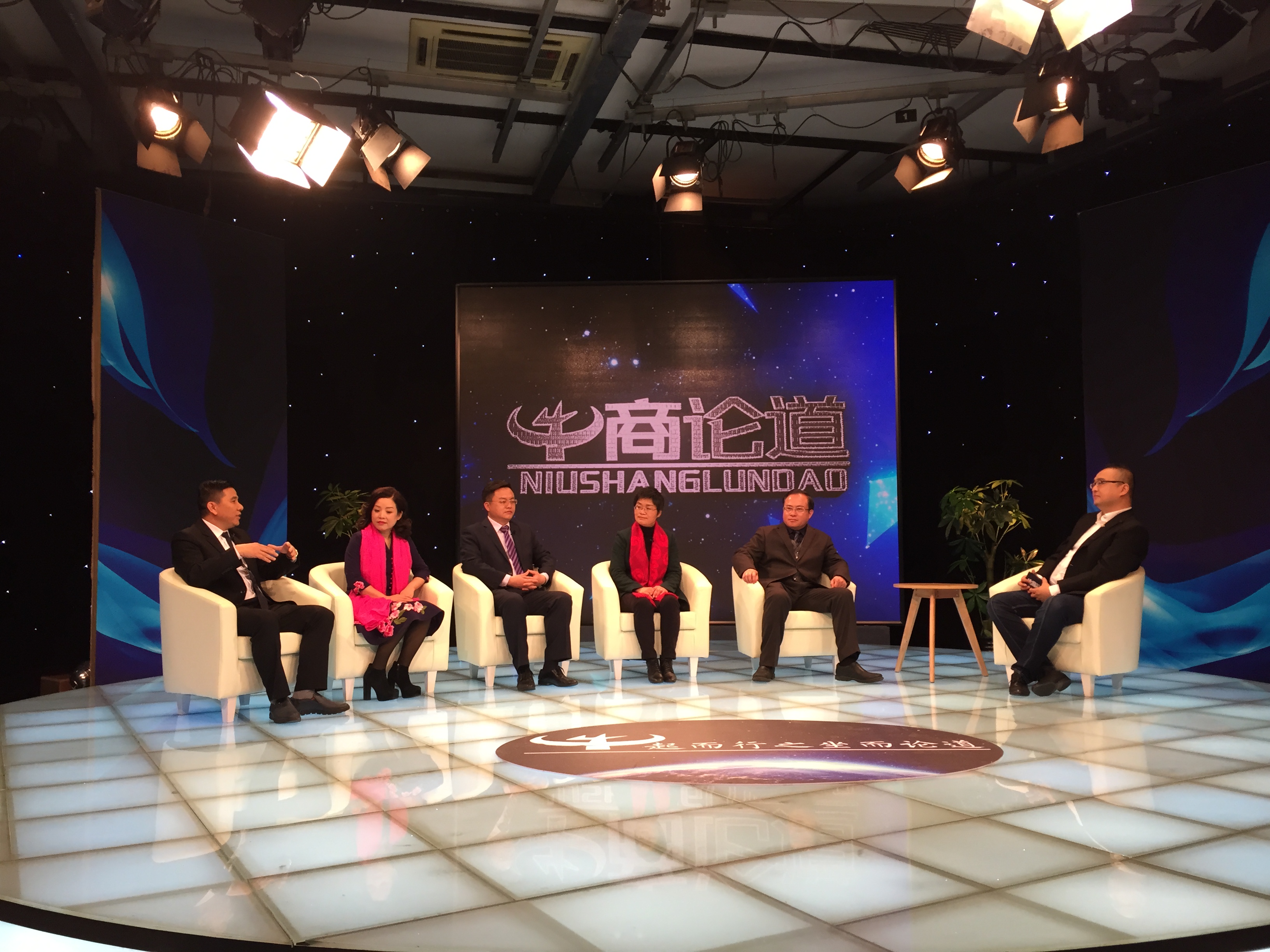 伊盾門窗受邀中央電視臺專訪