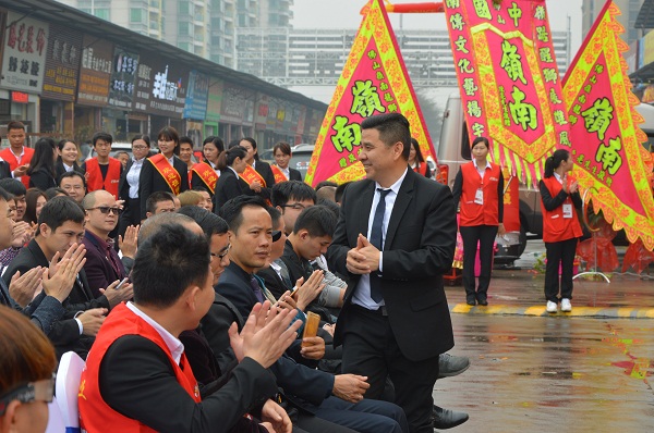 伊盾門窗黃岐體驗館重裝開業